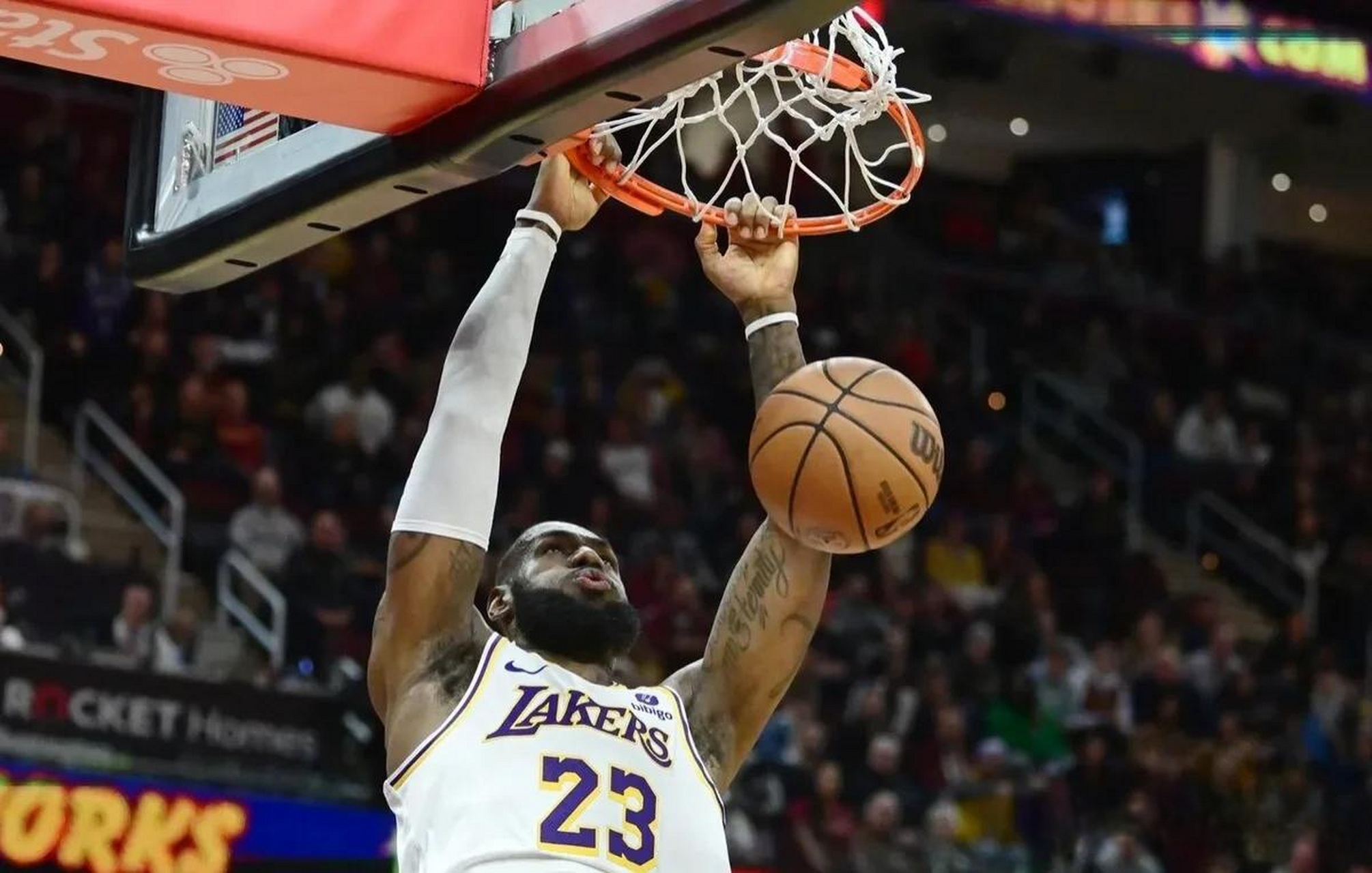 克里夫兰骑士发布备战花絮，清晨再遭质疑，NBA季后赛任务艰巨，赛季目标并未改变的简单介绍海星体育入口