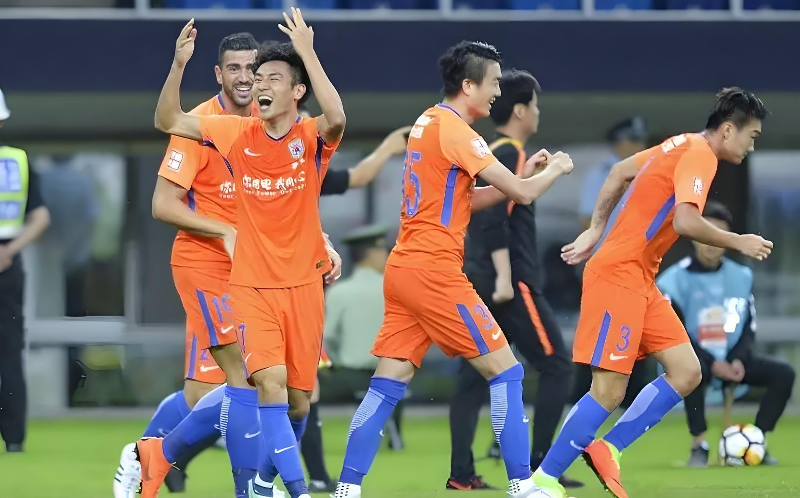 包含上海申花赛前再遭质疑，志在亚冠名次提升，质疑声仍在，训练强度明显提升的词条海星体育登录网站