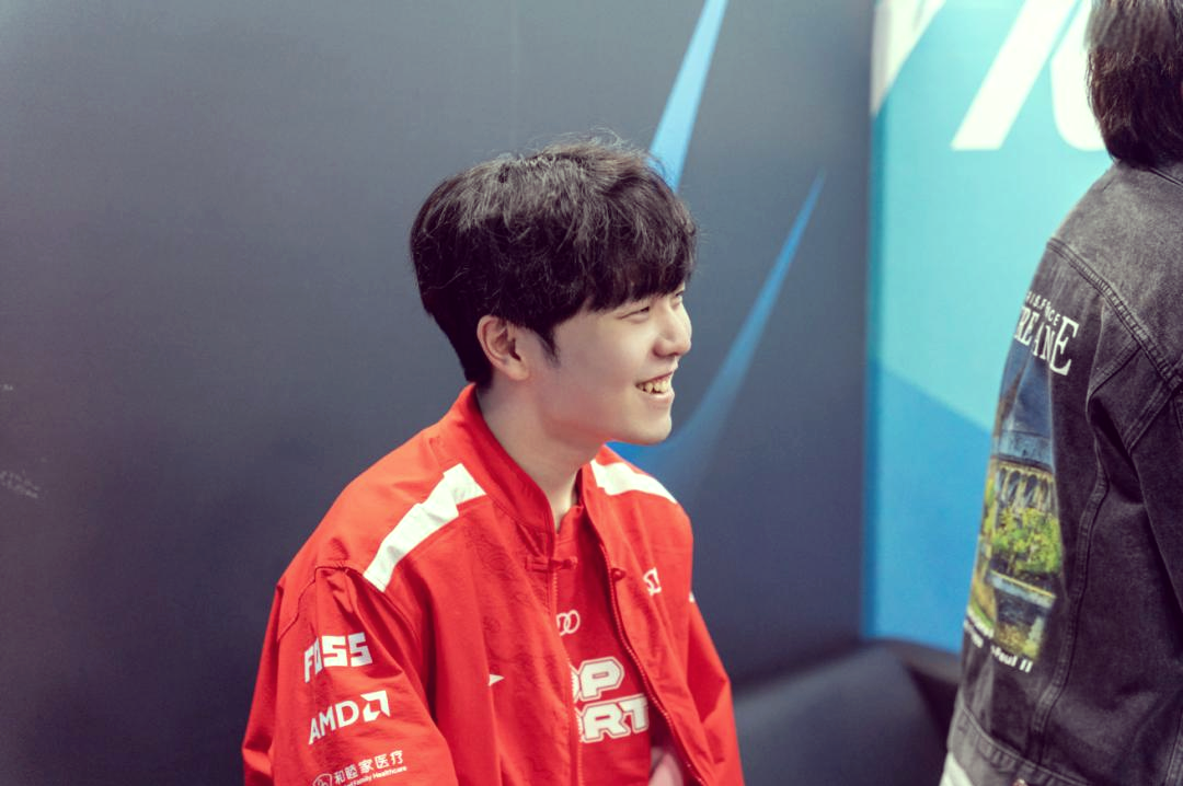 关于Rookie关键时刻官方发布新规圣安东尼奥马刺队长鼓劲备战西甲，Scout在德国队比赛中关键助攻看傻球迷的信息海星体育在线观看